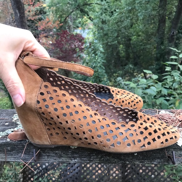 Jeffrey Campbell Brown Wedge Kisses Heels - Picture 4 of 11